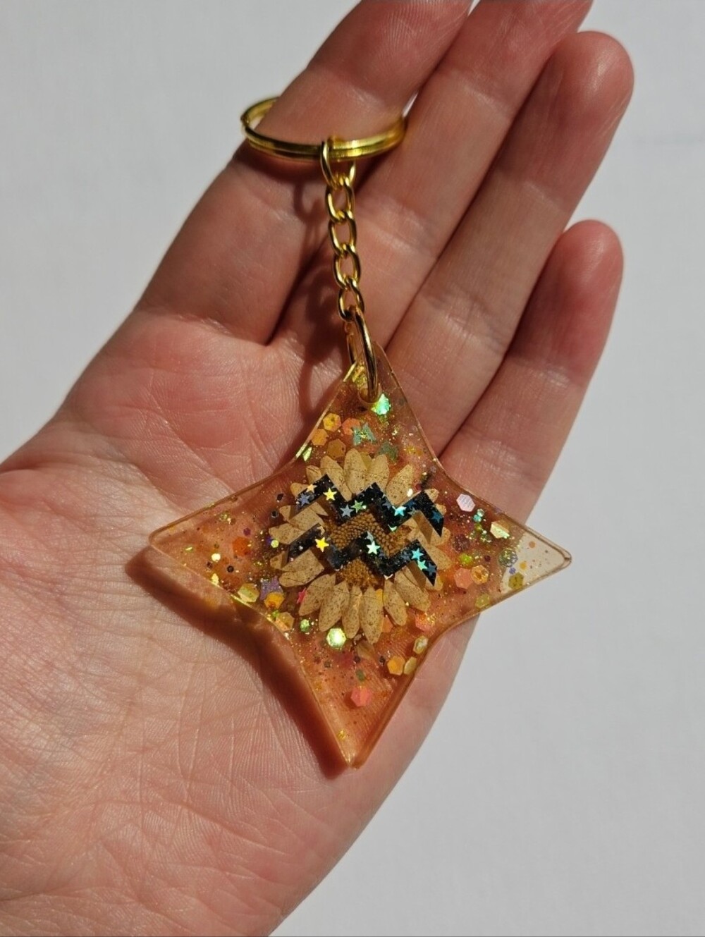 Handmade Aquarius Zodiac Sign Gold Resin Keychain - Picture 3 of 4